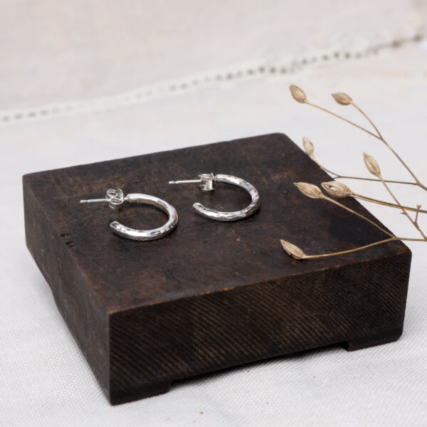 Hammered small round 3/4 hoop earrings