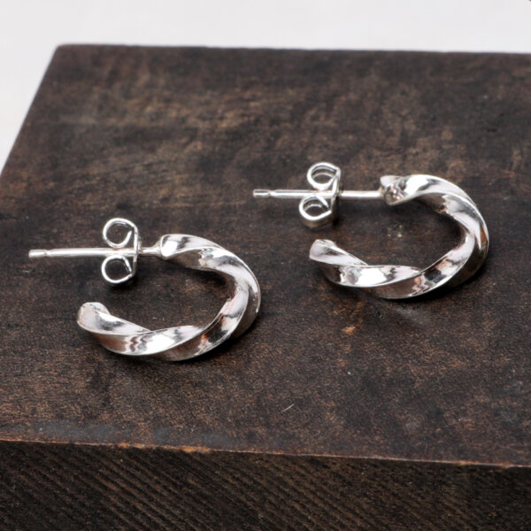 Twisted small 3/4 hoop earrings