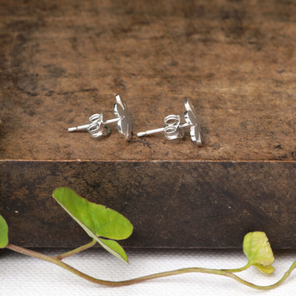 Delicate flower stud earrings