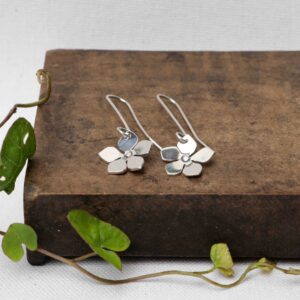 Vinca flower drop earrings