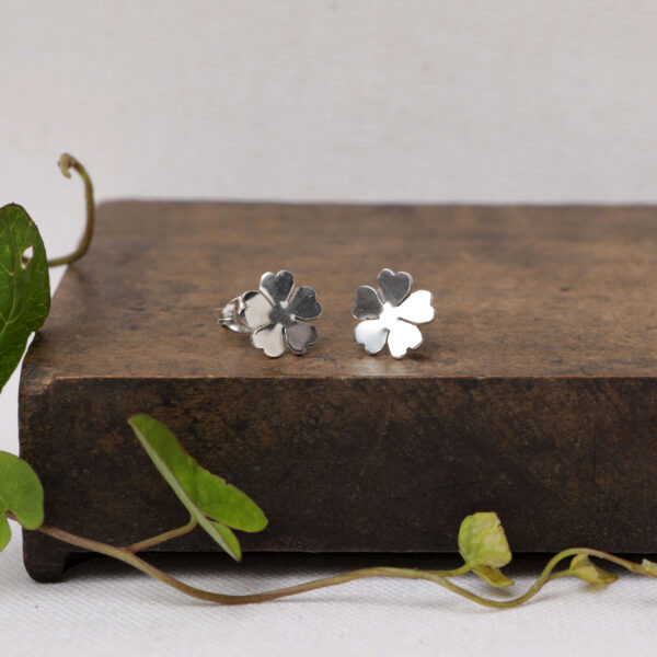 Primrose flower stud earrings